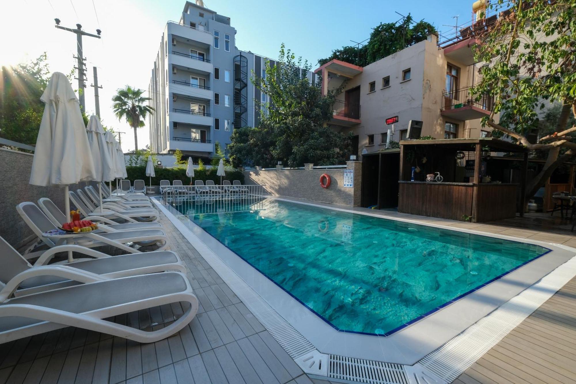 אלאניה Kandelor Hotel מראה חיצוני תמונה